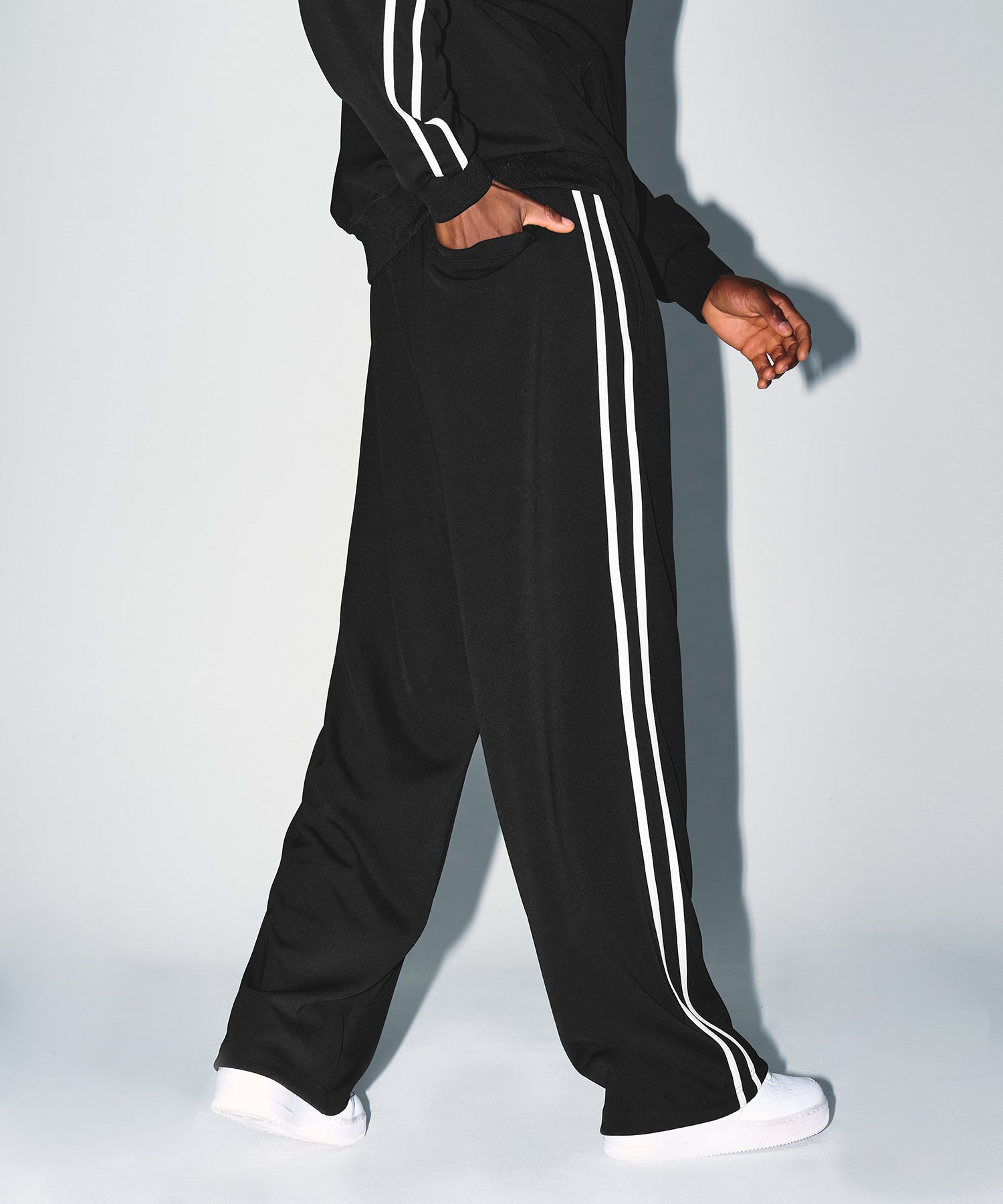 CHROME B JERSEY TRACK PANTS [BLACK]