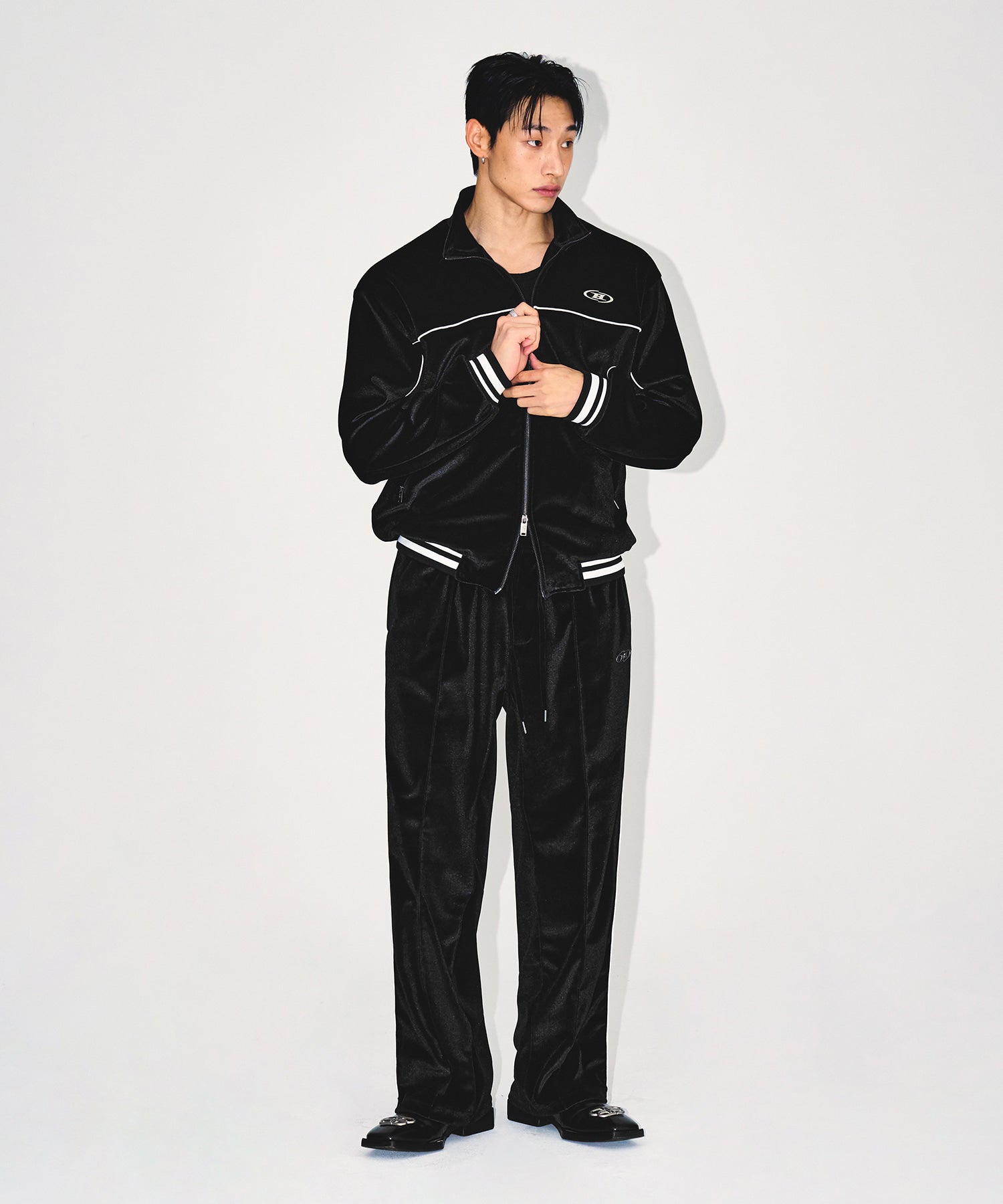TRACK LINE VELVET SEMI WIDE PANTS [BLACK] Main image