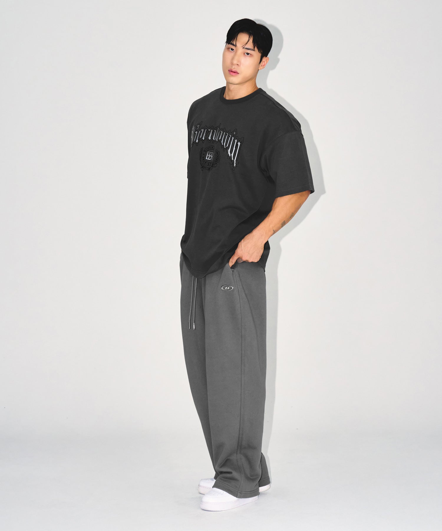 CHROME B SEMI WIDE PANTS [CHARCOAL]