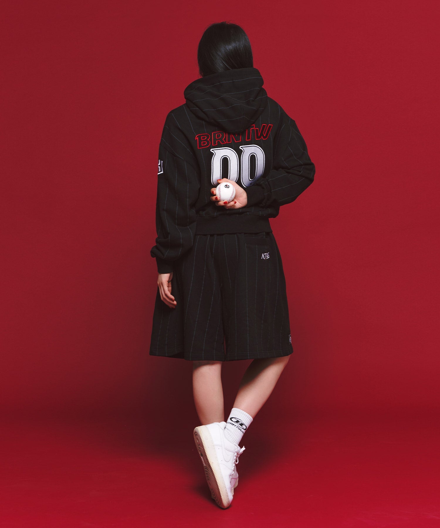 BORNTOWIN X KT WIZ HOODIE [BLACK]